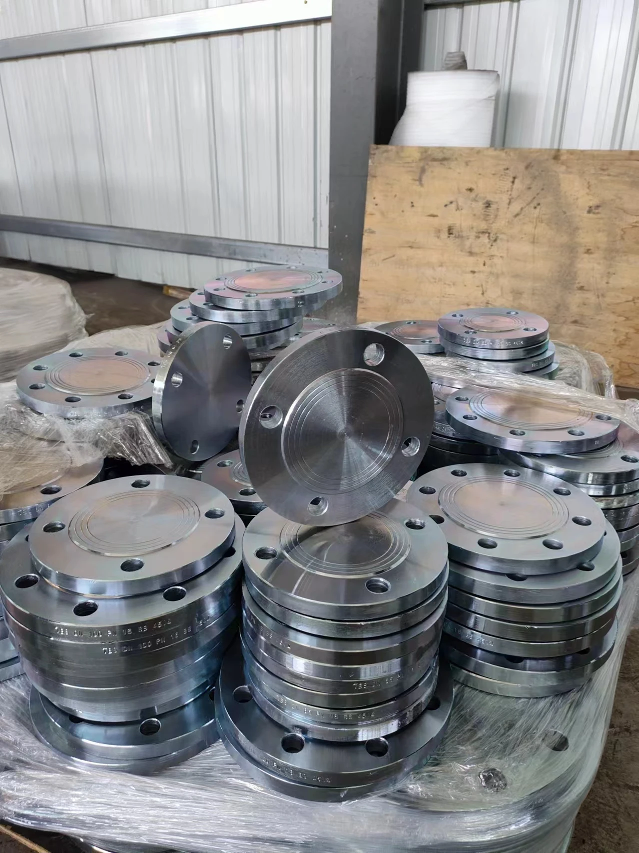 BS4504 ELECTRICAL/COLD GALVANIZED BLIND FLANGE